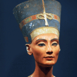 Queen Nefertiti, Icon of beauty (Mini doll) - Image 4