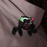 5 cm_PAF Doll Brooch – Braided Beauty - Image 3